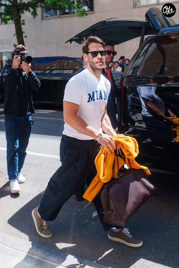 EXCLUSIVE Simon Porte Jacquemus à New York City avant le Met Gala.