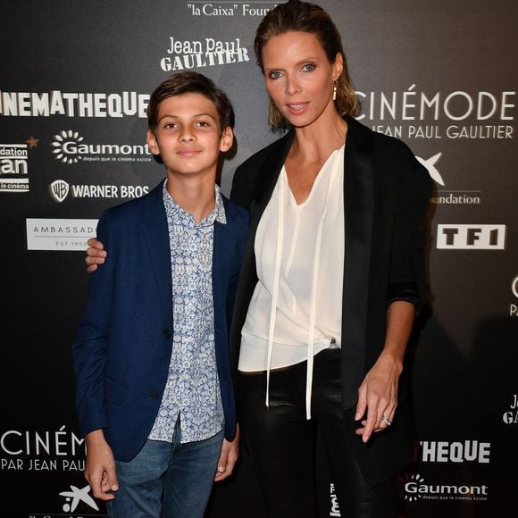Son fils rencontre des difficultés au lycée

Sylvie Tellier et son fils Oscar - Visite privée de l'exposition Cinémode par Jean-Paul Gaultier à la cinémathèque française à Paris le 3 octobre 2021. © Veeren Ramsamy - Christophe Clovis/Bestimage
