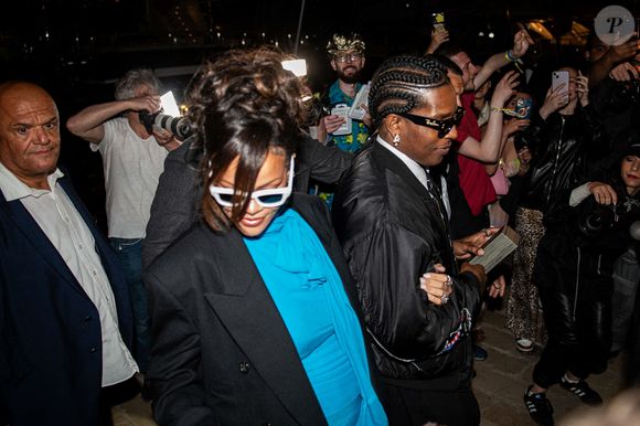 Rihanna enceinte et A$AP Rocky quittent leur soirée après avoir été aperçus sur les marches du Palais des Festivals à Cannes, France, le 20 mai 2025, lors du 78e Festival de Cannes. Photo by Florian Poitout/ABACAPRESS.COM