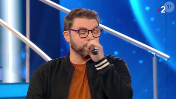 Des anciens amoureux se retrouvent sur le plateau de "N'oubliez pas les paroles", émission du 20 mars 2025, sur France 2