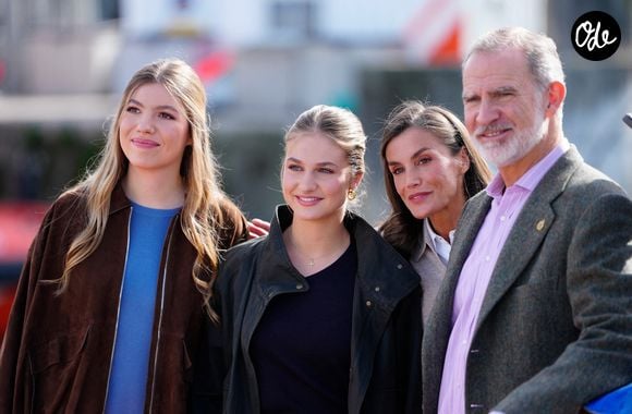 Le roi Felipe VI (Le roi Felipe VI d'Espagne), la reine Letizia (La reine Letizia d'Espagne), la princesse héritière Leonor (la princesse Leonor d'Espagne) et la princesse Sofia (L'infante Sofia d'Espagne) visitent la Cofradía de Pescadores Santa Ana dans le village de Llanes (meilleur village asturien 2026). Llanes - 24 octobre 2026 © LALO YASKY / BESTIMAGE