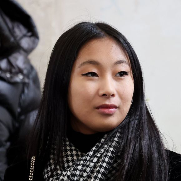 Jade Hallyday lors de l'inauguration d'une plaque commémorative en hommage à Johnny Hallyday devant l'immeuble où le chanteur français a grandi dans le 9ème arrondissement de Paris, France, le 22 décembre 2023. © Dominique Jacovides/Bestimage