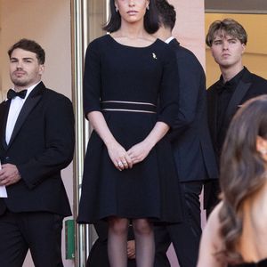 Antoine Dupont et sa compagne Iris Mittenaere - Antoine Dupont et sa compagne Iris Mittenaere se retrouvent sur les marches  du film « Dossier 137 » lors du 78ème Festival International du Film de Cannes le 15 mai 2025.

© Jacovides / Moreau / Bestimage