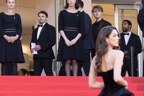 Antoine Dupont et sa compagne Iris Mittenaere - Antoine Dupont et sa compagne Iris Mittenaere se retrouvent sur les marches  du film « Dossier 137 » lors du 78ème Festival International du Film de Cannes le 15 mai 2025.

© Jacovides / Moreau / Bestimage
