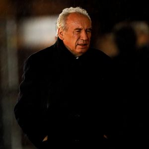 Il était entouré de nombreuses personnalités politiques dont Rachida Dati 
François Bayrou - Arrivées à la cérémonie de réouverture de la cathédrale Notre-Dame de Paris, le 7 décembre 2024. Joyau de l’art gothique, lieu de culte et de culture, symbole universel de la France et de son histoire, la cathédrale de Notre-Dame de Paris rouvre ses portes les 7 et 8 décembre, cinq ans après le terrible incendie qui l’avait ravagée le 15 avril 2019. © Bestimage