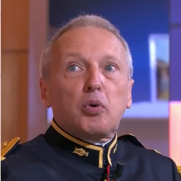 Le commandant Frédéric Foulquier était en première ligne

Frédéric Foulquier, le chef de la musique de la Garde Républicaine, était invité dans "C à vous" le 10 septembre 2024 et a évoqué sa prestation avec Aya Nakamura