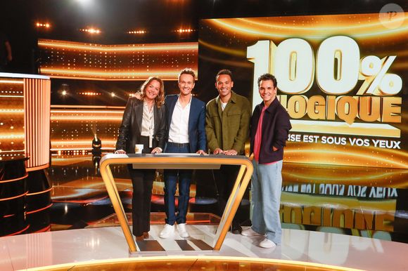 L'occasion pour l'animateur de "Tout le monde veut prendre sa place" de retrouver celui qui l'a remplacé sur "Slam"

Exclusif  - Cendrine Dominguez, Cyril Féraud, Mohammed Bouhafsi, Théo Curin lors de l'enregistrement de l'émission "100% logique" présentée par C. Feraud et qui sera diffusée le 29 mars au Studio du Lendit à Saint-Denis, France, le 14 décembre 2024. © Christophe Clovis/Bestimage