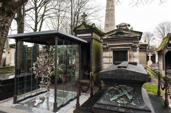 Les voeux de Pauline ont été exaucés.

Une photo prise le 10 janvier 2018 montre le caveau familial du chanteur français Michel Berger au cimetière de Montmartre, à Paris, en France. Photo par Eliot Blondet/ABACAPRESS.COM