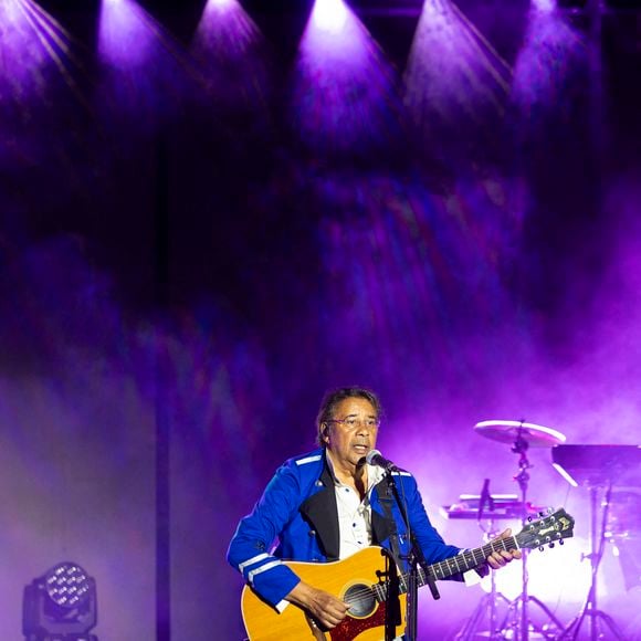 Laurent Voulzy en concert sur la scène du théâtre de Verdure lors du 41ème Festival de Ramatuelle, le 9 août 2025. 
© Cyril Bruneau / Bestimage