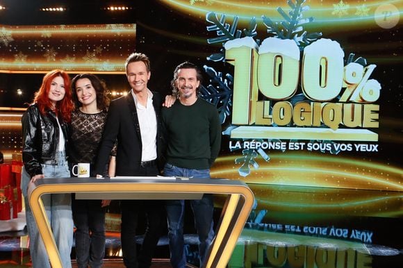 Exclusif - Adeline Tonuitti, Isabelle Vitari, Cyril Féraud, Arnaud Tsamère - Enregistrement de l'émission "100% Logique, Spéciale Noël", présentée par C.Féraud et diffusée le 21 décembre sur France 2.
© Christophe Clovis / Bestimage