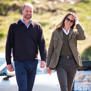 Le prince et la princesse de Galles sont sur l'île de Mull

Le prince William et Kate Middleton, connus sous le nom de duc et duchesse de Rothesay lorsqu'ils sont en Écosse, rencontrent les responsables du service public de ferry ainsi que les membres de la communauté qui l'utilisent avant de prendre le ferry pour traverser l'eau jusqu'à l'île d'Iona, le dernier jour de la visite royale sur l'île de Mull, au Royaume-Uni, le 30 avril 2025. Photo par PA Photos/ABACAPRESS.COM