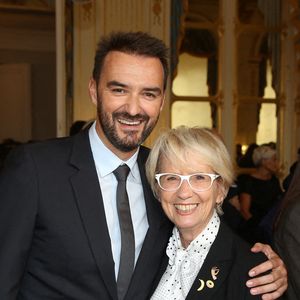 Cyril Lignac et Mercotte sont les stars du Meilleur Pâtissier depuis de nombreuses années.

Cyril Lignac et Mercotte assistant à la cérémonie où Pierre Herme devient 'Commandeur des Arts et des Lettres' et David Sinapian devient 'Chevalier des Arts et des Lettres', à Paris. Photo by Jerome Domine/ABACAPRESS.COM