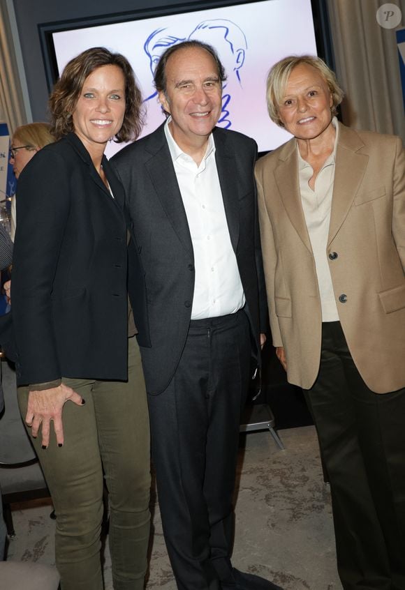 Exclusif -  Anne Le Nen, Xavier Niel et Muriel Robin - 6ème remise du prix "Fonds de dotation Line Renaud-Loulou Gasté" pour la recherche médicale à la Maison de la Recherche à Paris le 25 novembre 2024.