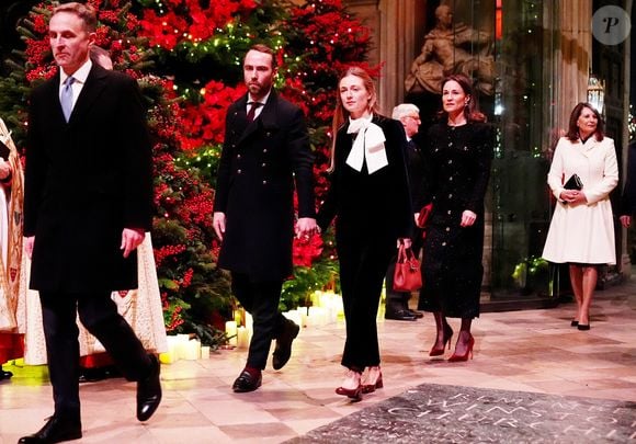 Qui a toujours affirmé que sa chienne Ella, morte en 2015, lui avait sauvé la vie 
James Middleton, Alizee Thevenet, Pippa Middleton et Carole Middleton au Together At Christmas Carol Service à l'abbaye de Westminster Abbey à Londres © Alpha Press/Bestimage