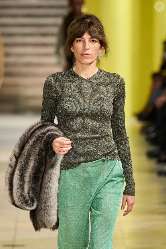 Lou Doillon défile lors du défilé Miu Miu Womenswear Automne/Hiver 2025-2026 dans le cadre de la semaine de la mode à Paris le 11 mars à Paris, France. Photo par Splash News/ABACAPRESS.COM