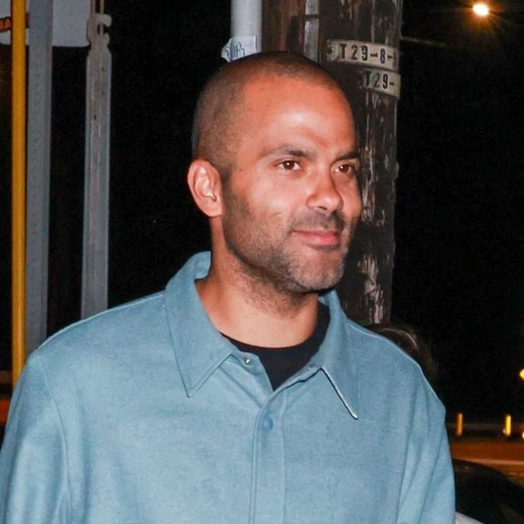 Tony Parker, star de la NBA à la retraite, dîne tard dans la nuit au restaurant Giorgio Baldi à Santa Monica. © Backgrid USA / Bestimage