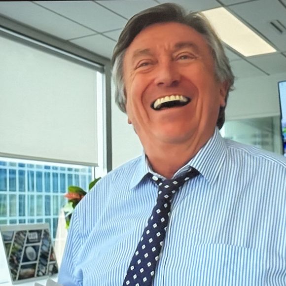 Jacques Legros présente son dernier JT de 13 heures sur TF1, le 9 mai 2025.

Photo : Agence / Bestimage