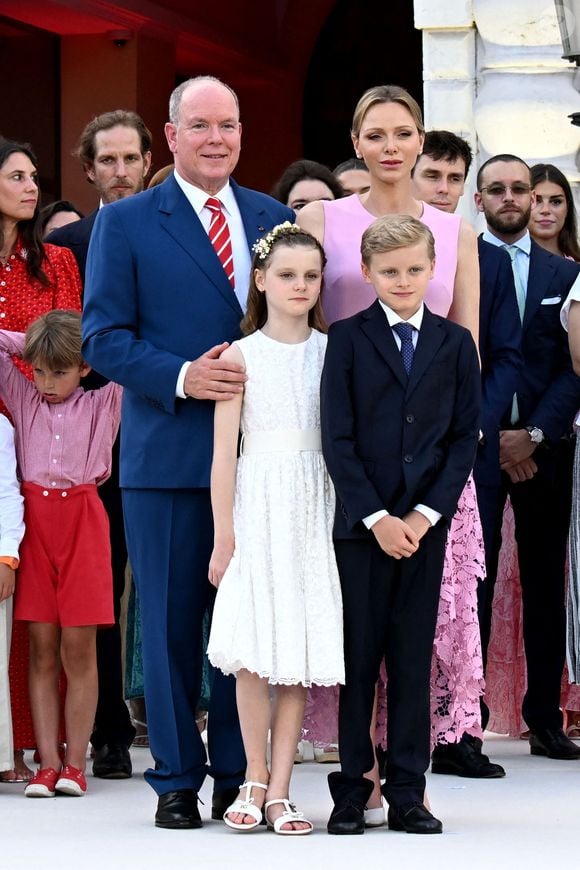 Charlotte Casiraghi, Balthazar Casiraghi-Rassam, Tatiana Santo Domingo, Maximilian Casiraghi, le prince Albert II de Monaco, la princesse Gabriella, la princesse Charlene de Monaco, le prince héréditaire Jacques de Monaco et Louis Ducruet - Célébration des 20 ans de règne du prince souverain Albert II de Monaco sur la place du Palais à Monaco, le 19 juillet 2025. © Bruno Bebert/Bestimage