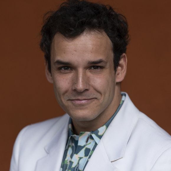 Théo Curin au village lors des Internationaux de France de Tennis de Roland Garros 2025, à Paris, France, le 8 juin 2025. © Cyril Moreau/Bestimage