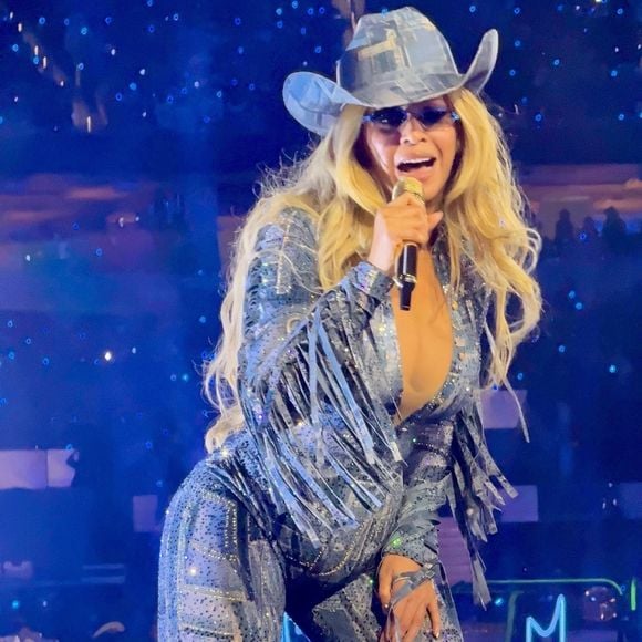 Beyonce Knowles en concert à Los Angeles dans le cadre de sa tournée "Cowboy Carter". Beyonce a fait monter sur scène ses filles Blue Ivy et Rumi Carter. Backgrid USA / Bestimage