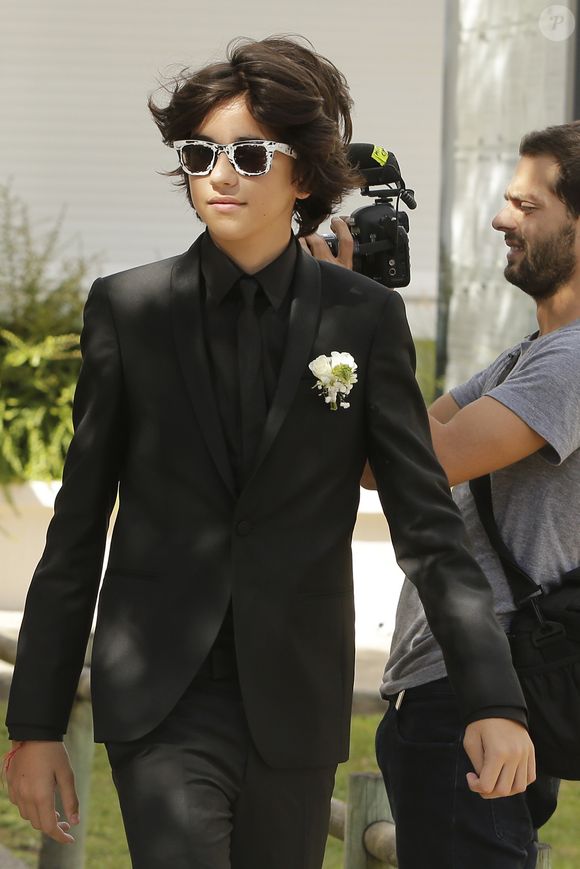 Sean le fils de Pascal Obispo - Mariage civil et religieux de Pascal Obispo et Julie Hantson à la mairie et en l'église Notre-Dame-des-Flots au Cap-Ferret le 19 septembre 2015