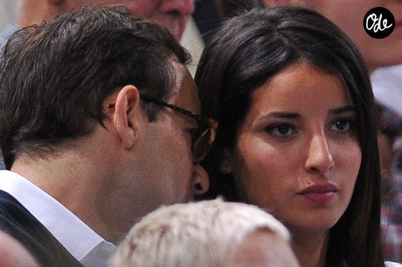 Elle a été désignée principale bénéficiaire testamentaire. Elisabeth Bost, première femme de l'animateur et mère de son unique fils, a contesté cet héritage et ce second mariage...

Jean-Luc Delarue et Anissa assistent à la finale du tournoi de tennis en salle BNP Paris Masters au Palais Omnisports Paris-Bercy, à Paris, en France, le 13 novembre 2011. Photo de Christophe Guibbaud/Abaca