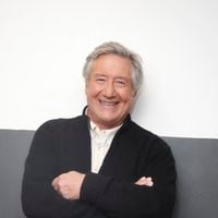 "Je n’ai jamais passé un coup de fil pour l’aider" : Patrick Sabatier fier de son fils, qui travaille à la Star Academy