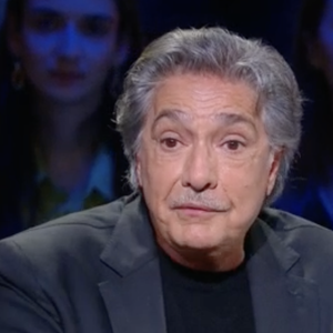 Frédéric François dans "La Boîte à Secrets" France Télévision