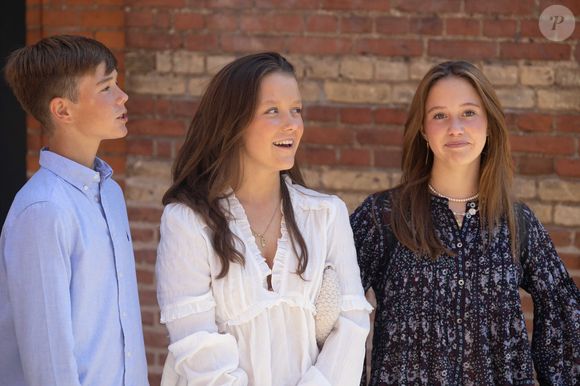 Pour l'occasion, un cliché officiel de la jeune femme a été dévoilé
Le prince Vincent, la princesse Isabella et l princesse Josephine - La famille royale de Danemark assiste à la remise de diplôme du prince héritier Christian au lycée Ordrup à Charlottenlund le 24 juin 2024.

© Kristian Tuxen Ladegaard Berg/ZUMA Press Wire / Bestimage