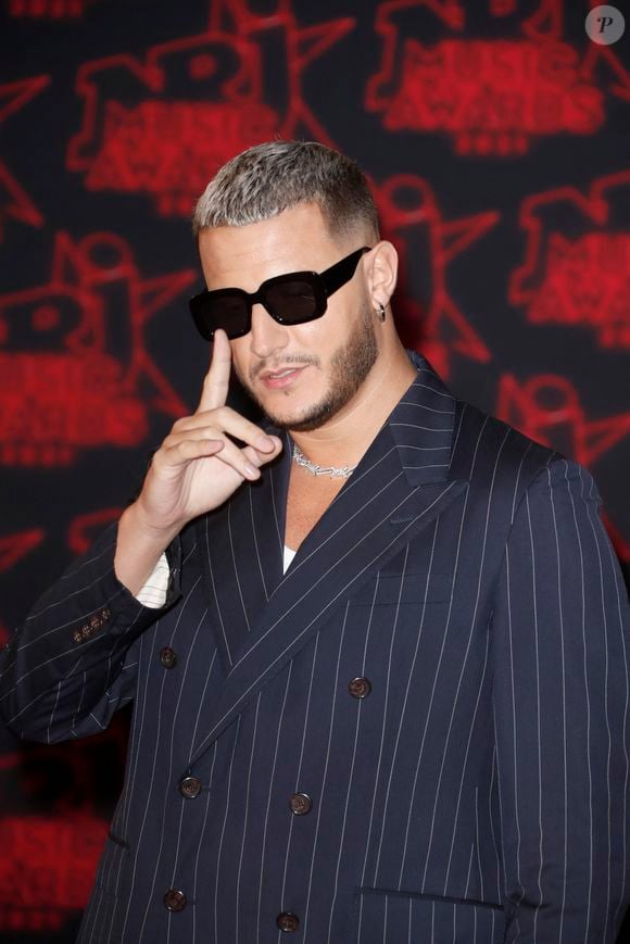 DJ Snake aux NRJ Music Awards au palais des festivals de Cannes, le 20 novembre 2021.

Photo : Christophe Aubert / Bestimage
