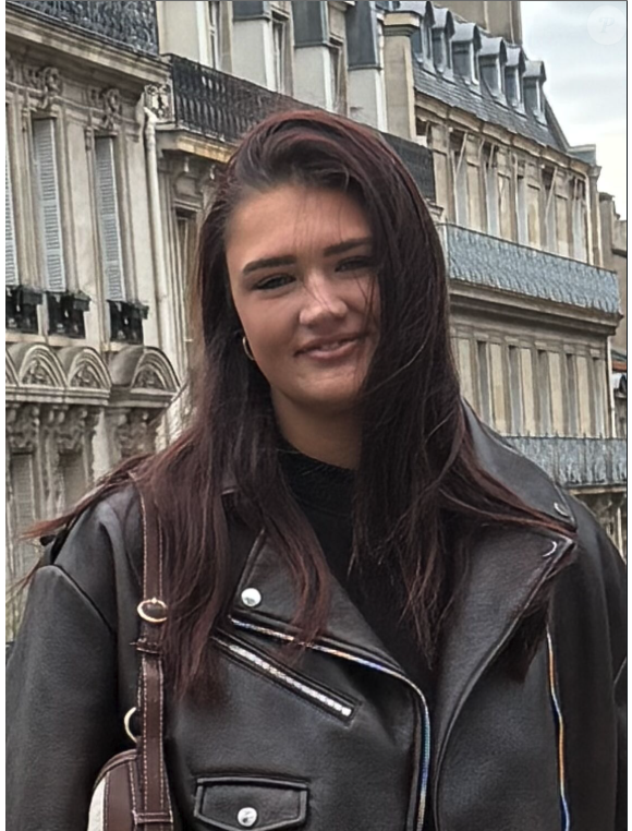 “Ma fille Eva a disparu de Nice jeudi 1er mai et pourrait désormais être à Toulon”, a-t-il notamment écrit. 

Eva Riverain disparue le 1er mai 2025 à Nice. Arnaud Riverain sur Linkedin