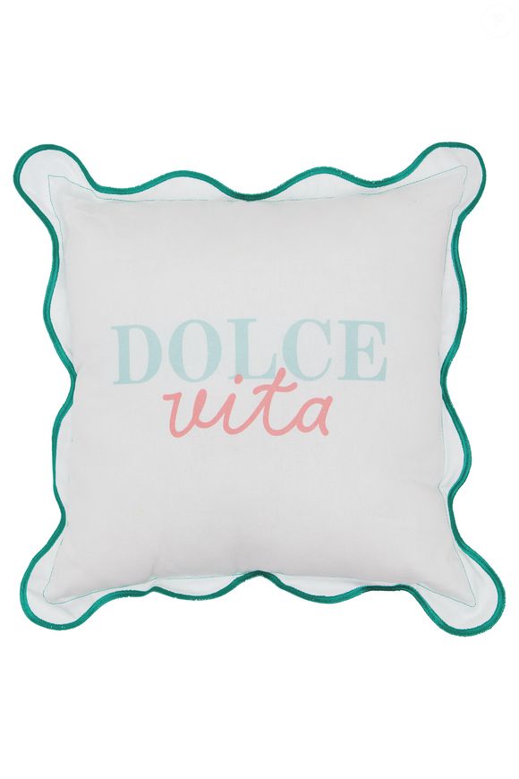 Elodie Gossuin collabore avec Tissaia de E.Leclerc pour une collection de linge de maison.