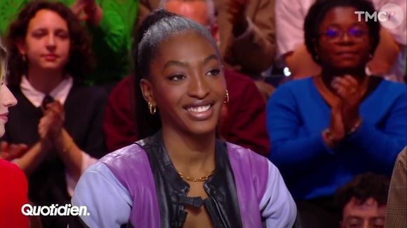 Ebony et Marine de la "Star Academy 2024" sur le plateau de "Quotidien", le 27 janvier 2025