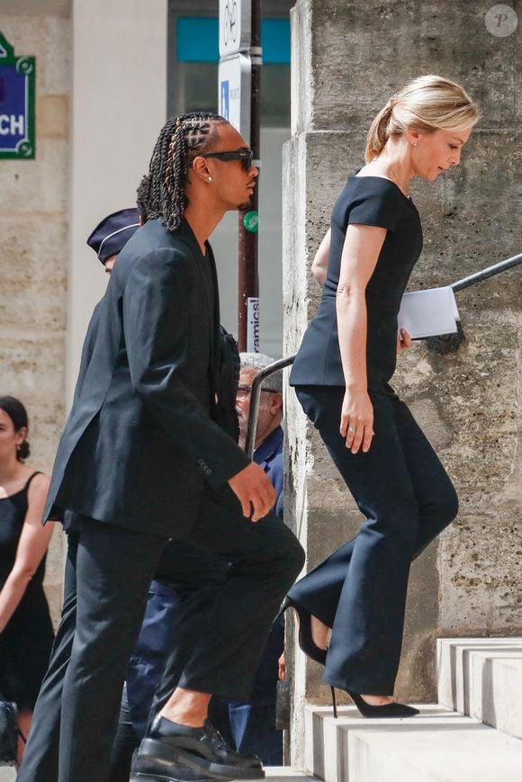 Sous contrat avec le RC Strasbourg, il vient d'être prêté à un autre club de Ligue 1

Audrey Crespo-Mara et ses fils Sekou et Lamine - Arrivées aux obsèques de Thierry Ardisson en l’église Saint-Roch de Paris, France, le 17 juillet 2025. © Clovis-Jacovides/Bestimage