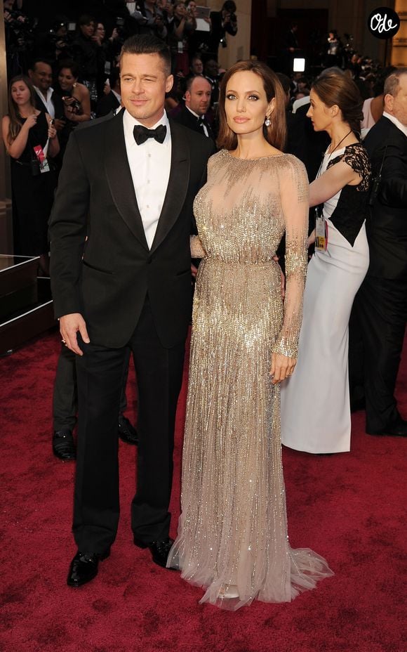 Brad Pitt et Angelina Jolie ne se sont pas exprimés sur le sujet

Brad Pitt et Angelina Jolie (habillée en Elie Saab) - 86ème cérémonie des Oscars à Hollywood, le 2 mars 2014. © JLPPA / Bestimage