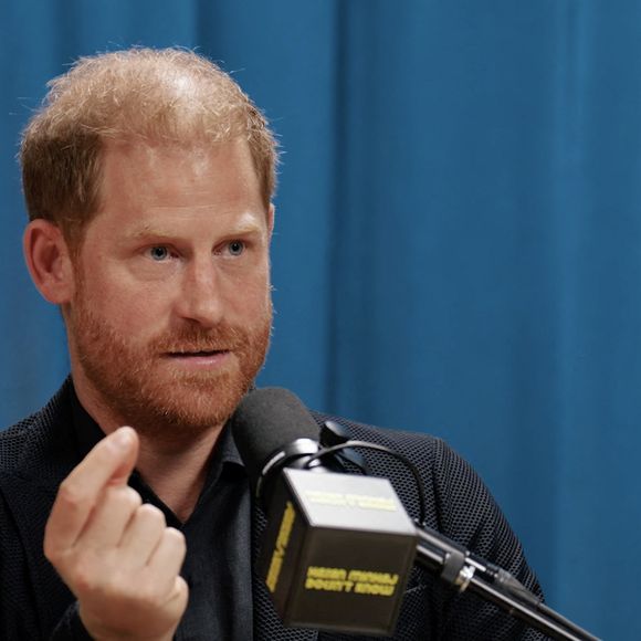 Le duc de Sussex est le premier soutien de son épouse.

Le prince Harry, membre de la famille royale britannique exilé, a mis en garde les parents contre la publication des visages de leurs enfants sur les réseaux sociaux. Photo par JLPPA / Bestimage