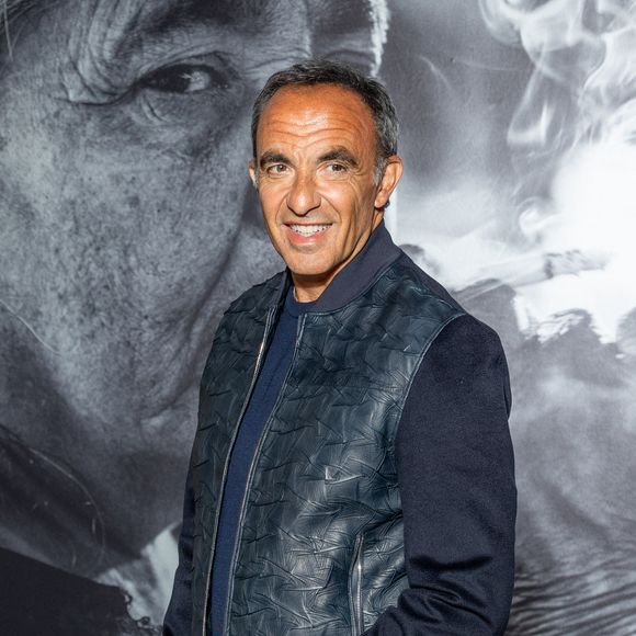 Au cours de l'émission il s'est confié sur son rapport au temps

Nikos Aliagas assiste à l'exposition « Les Grands Ages » de Nikos Aliagas au Musée de l'Homme du Trocadéro, le 7 avril 2026 à Paris, en France. Photo de Nasser Berzane/ABACAPRESS.COM