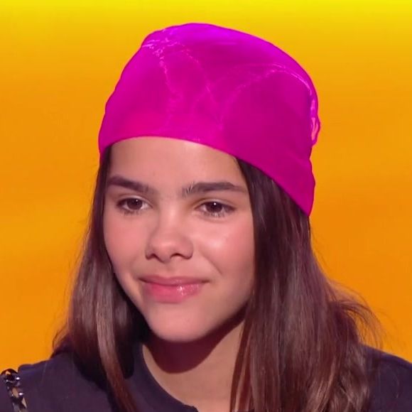 C'était pour soutenir publiquement sa petite sœur Lila, 14 ans, dont le parcours musical s'est achevé fin septembre par une élimination en demi-finale de l'émission The Voice Kids. Un clan Debbouze décidément très soudé, qui n'hésite jamais à donner de la force aux talents autour d'eux.

Lila Debbouze a participé à la demi-finale de "The Voice Kids" diffusée sur TF1. La fille de Jamel Debbouze et Mélissa Theuriau a été éliminée.