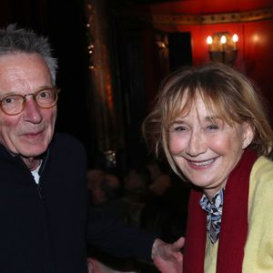 Il s'agit de Patrice Leconte, le réalisation des "Bronzés" et du "Père Noël est une ordure".

Patrice Leconte et Marie-Anne Chazel - Première représentation du show " Régis Laspalès Parle enfin " au Théâtre des Nouveautés à Paris, France, le 26 Février 2026.

© Bertrand Rindoff / Bestimage