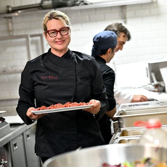 Exclusif -  Luana Belmondo, la célèbre cheffe romaine, prend les commandes de la cuisine de Gioia, la célèbre table tropézino-italienne située à Saint-Tropez dont Jean-Roch est le propriétaire. Ici, elle est au restaurant où elle viendra une fois par mois superviser sa brigade.