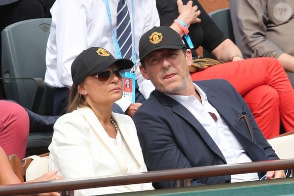 Jean-Luc Reichmann et sa femme Nathalie - People dans les tribunes lors du Tournoi de Roland-Garros (les Internationaux de France de tennis) à Paris, le 27 mai 2016. © Cyril Moreau/Bestimage