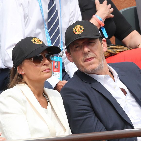 Jean-Luc Reichmann et sa femme Nathalie - People dans les tribunes lors du Tournoi de Roland-Garros (les Internationaux de France de tennis) à Paris, le 27 mai 2016. © Cyril Moreau/Bestimage