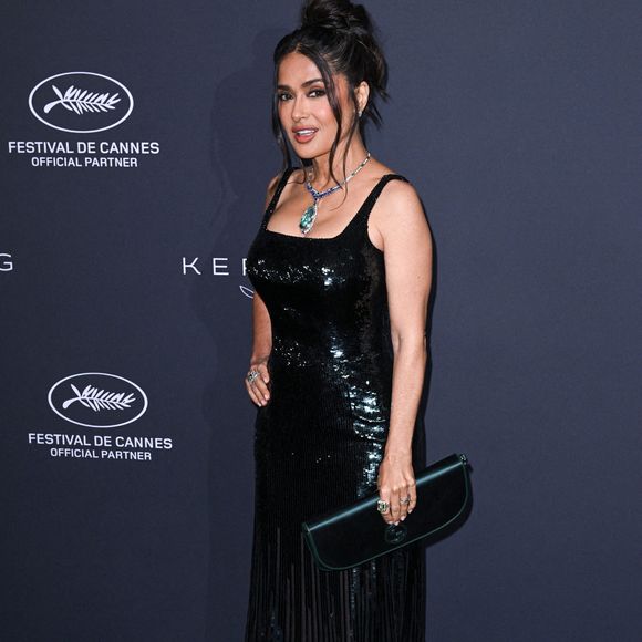 Salma Hayek lors de la remise des prix Kering Women in Motion, dans le cadre du 78ème Festival de Cannes, Place de la Castre. Crédit : Doug Peters/EMPICS
