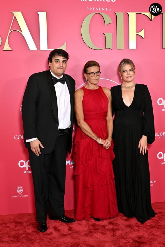 Medy Antony, la princesse Stéphanie de Monaco, et Camille Gottlieb lors de la seconde édition du Global Gift Gala à l'hôtel de Paris à Monaco, le 9 octobre 2026. Cette année, les bénéfices de cette soirée caritative iront à 3 associations, Fight Aids Monaco, Corazones Unidos et Global Gift Foundation. © Bruno Bebert / Bestimage