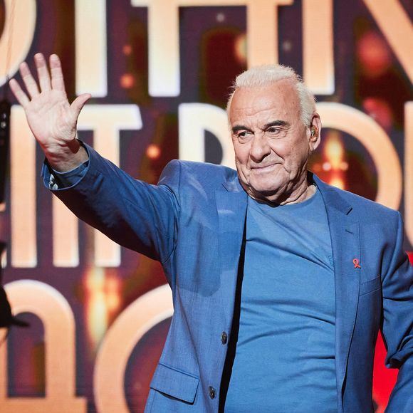 Exclusif - Michel Fugain lors de l’enregistrement de l’émission “Les stars s’unissent pour le Sidaction” au théâtre Marigny à Paris, France, le 11 mars 2025. L’émission sera diffusée en prime le 22 mars sur France 2. © Guirec-Moreau/ Bestimage