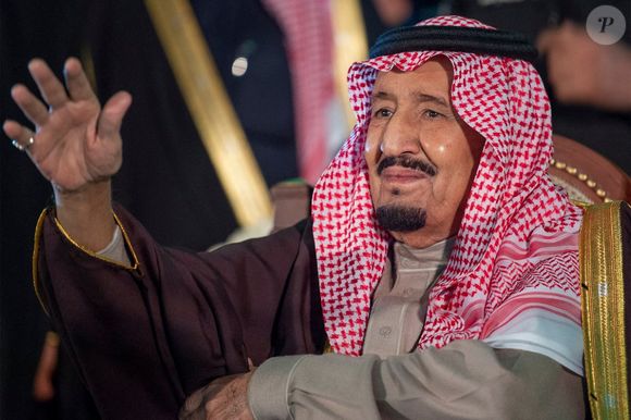 Le prince héritier saoudien Mohammed bin Salman (également connu sous le nom de MBS) assiste à un discours prononcé par son père, le roi Salman bin Abdulaziz, lors d'une visite dans la province de Tabuk, en Arabie saoudite, le 18 novembre 2018. Photo by Balkis Press/ABACAPRESS.COM
