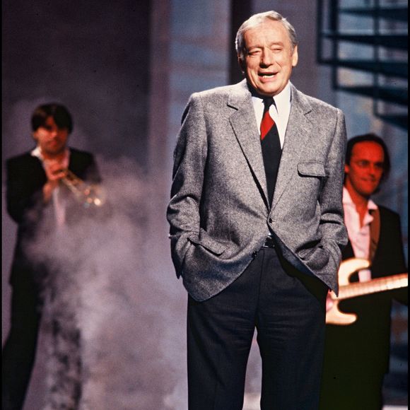 Archives - Yves Montand dans l'émission Grand Public. ASLAN / BESTIMAGE
