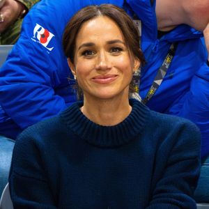 Le prince Harry et Meghan Markle ayant décidé de s'affranchir du Palais de Buckingham et de s'installer aux États-Unis, leurs enfants ont grandi Outre-Atlantique, loin des traditions de la monarchie anglaise...

Meghan Markle aux Invictus Games à Vancouver, au Canada. Backgrid USA / Bestimage