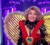 L'animatrice qui se cachait derrière le costume de la Dame de coeur se confie notamment sur la réaction de sa famille à cette expérience.
La Dame de Coeur dans "Mask Singer", capture d'écran TF1