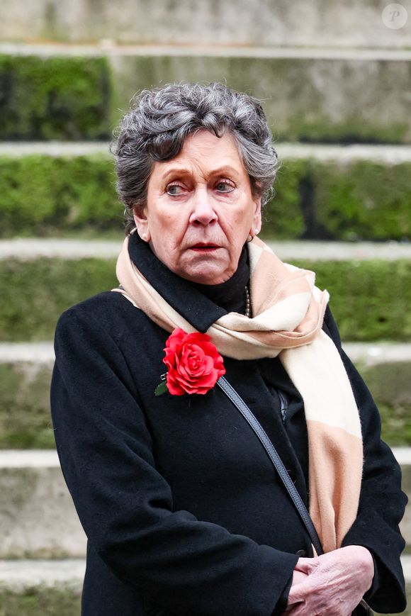Une façon pour Françoise mais aussi Geneviève de pouvoir honorer la mémoire de leur soeur, ensemble.

Geneviève Laborde, la soeur de C.Laborde - Sortie des obsèques de Catherine Laborde en l’église Saint-Roch à Paris, le 6 février 2025. Décédée le 28 janvier 2025 à l'âge de 73 ans, l'ancienne présentatrice météo de TF1 (1988 - 2017) était atteinte de la maladie neurodégénérative à corps de Lewy. 
© Jacovides - Moreau / Bestimage